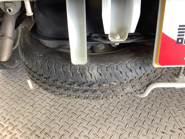 ミニキャブトラックM 5MT ナビTV ETC 3方開 ゲートプロテクター走行無制限1年保証 ゲートプロテクター 5速MT車 ナビTV ETC 3方開 Bluetooth ヘッドライトレベライザー アクセサリーソケット スペアタイヤ バッテリーカバー マッドガード(兵庫県)の中古車