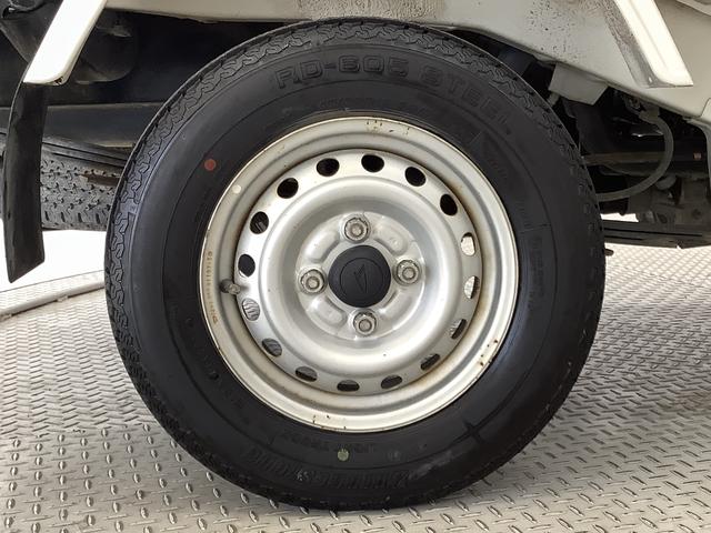 ハイゼットトラックスタンダード　４ＷＤ　ＡＴ　３方開　ドアバイザー　ラジオ走行無制限１年保証　４ＷＤ　ドアバイザー　ＡＴ車　３方開　ヘッドライトレベライザー　ラジオ　アクセサリーソケット　マニュアルエアコン　スペアタイヤ　パッテリーカバー　ラバーフロアマット（兵庫県）の中古車