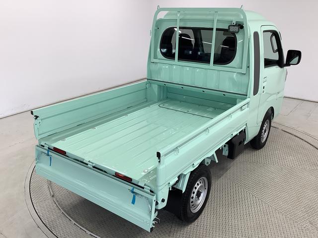 ハイゼットトラックジャンボエクストラ　４ＷＤ　ＣＶＴ　コーナーセンサー　３方開走行無制限１年保証　前後コーナーセンサー　４ＷＤ　ＣＶＴ車　３方開　荷台作業灯　オートマチックハイビーム　ＬＥＤヘッドライト　アイドリングストップ　プッシュスタート　横滑り防止装置　デフロック（兵庫県）の中古車