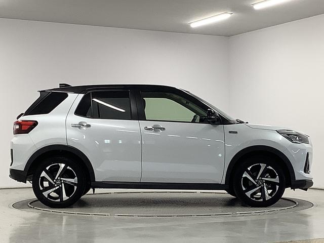 ロッキープレミアムＧ　ＨＥＶ　ワンオーナー　クルコン　シートヒーター走行無制限１年保証　前後コーナーセンサー　ワンオーナー　アダプティブクルーズコントロール　前席シートヒーター　オートマチックハイビーム　ＬＥＤヘッドライト　スマートキー　１７インチ純正アルミホイール（兵庫県）の中古車