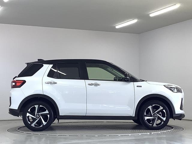 ロッキープレミアムＧ　ＨＥＶ　ワンオーナー　クルコン　シートヒーター走行無制限１年保証　前後コーナーセンサー　ワンオーナー　アダプティブクルーズコントロール　前席シートヒーター　オートマチックハイビーム　ＬＥＤヘッドライト　スマートキー　１７インチ純正アルミホイール（兵庫県）の中古車