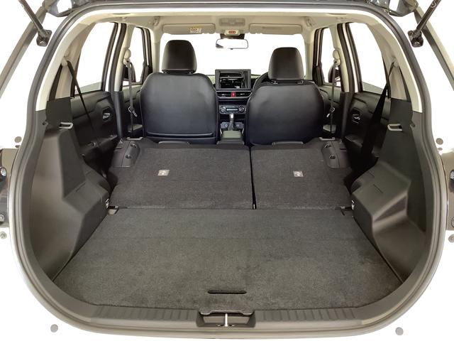 ロッキープレミアムＧ　ＨＥＶ　ワンオーナー　クルコン　シートヒーター走行無制限１年保証　前後コーナーセンサー　ワンオーナー　アダプティブクルーズコントロール　前席シートヒーター　オートマチックハイビーム　ＬＥＤヘッドライト　スマートキー　１７インチ純正アルミホイール（兵庫県）の中古車