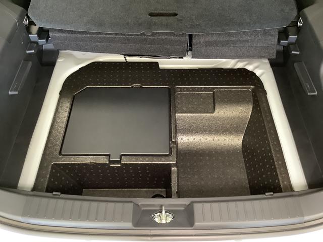 ロッキープレミアムＧ　ＨＥＶ　ワンオーナー　クルコン　シートヒーター走行無制限１年保証　前後コーナーセンサー　ワンオーナー　アダプティブクルーズコントロール　前席シートヒーター　オートマチックハイビーム　ＬＥＤヘッドライト　スマートキー　１７インチ純正アルミホイール（兵庫県）の中古車