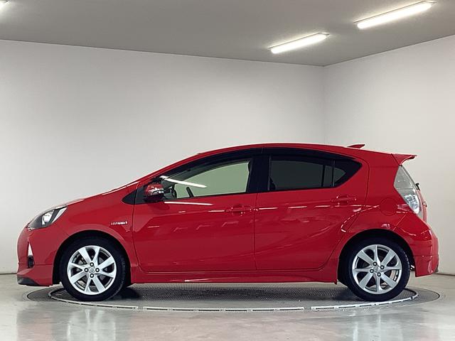 アクアＳ　禁煙　ワンオーナー　ナビＴＶ　ＥＴＣ　ＬＥＤヘッドライト１年保証　禁煙車　ワンオーナー　ＥＴＣ　ＤＶＤ　Ｂｌｕｅｔｏｏｔｈ　ＨＩＤヘッドライト　ヘッドライトウォッシャー　プッシュスタート　オートライト　オートエアコン　ドアバイザー　１６インチアルミホイール（兵庫県）の中古車