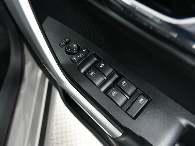 ロッキープレミアムＧ　ＨＥＶ　１オーナー　クルコン　コーナーセンサー走行無制限１年保証　前後コーナーセンサー　ワンオーナー　アダプティブクルーズコントロール　前席シートヒーター　オートマチックハイビーム　ＬＥＤヘッドライト　スマートキー　１７インチ純正アルミホイール（兵庫県）の中古車