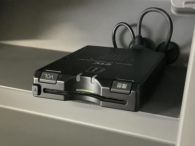 ソニカRSリミテッド ターボ ナビ ETC HIDヘッドライト走行無制限1年保証 HIDヘッドライト HDDナビ ETC CD/DVD ドアバイザー フォグランプ ベンチシート MOMOステアリング 15インチ純正アルミホイール ウインカーミラー オートエアコン(兵庫県)の中古車