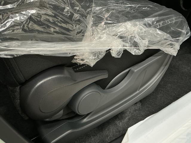 タフトG ダーククロムベンチャー 4WD クルコン シートヒーター走行無制限1年保証 前後コーナーセンサー 4WD アダプティブクルーズコントロール シートヒーター オートハイビーム オートブレーキホールド スカイフィールトップ 15インチ純正アルミホイール(兵庫県)の中古車