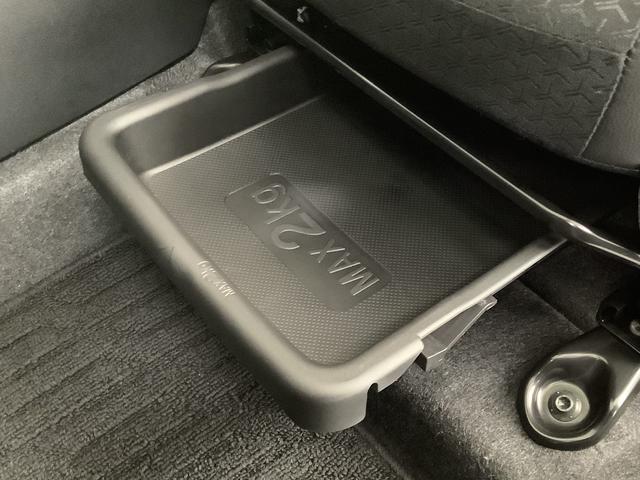 ロッキープレミアムG HEV ワンオーナー ディスプレイオーディオ1年保証 9インチディスプレイオーディオ ワンオーナー パノラマモニター アダプティブクルーズコントロール 前後コーナーセンサー 前席シートヒーター Bluetooth 17インチ純正アルミホイール(兵庫県)の中古車