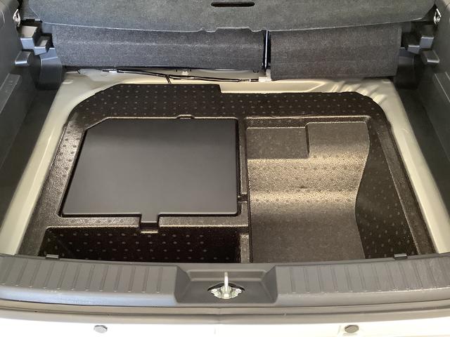 ロッキープレミアムG HEV ワンオーナー ディスプレイオーディオ1年保証 9インチディスプレイオーディオ ワンオーナー パノラマモニター アダプティブクルーズコントロール 前後コーナーセンサー 前席シートヒーター Bluetooth 17インチ純正アルミホイール(兵庫県)の中古車