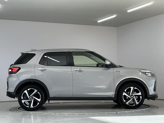 ロッキープレミアムＧ　ＨＥＶ　９インチディスプレイオーディオ　ＵＳＢ１年保証　９インチディスプレイオーディオ　パノラマモニター　アダプティブクルーズコントロール　前後コーナーセンサー　前席シートヒーター　ブラインドスポットモニター　ＵＳＢ　１７インチ純正アルミホイール（兵庫県）の中古車