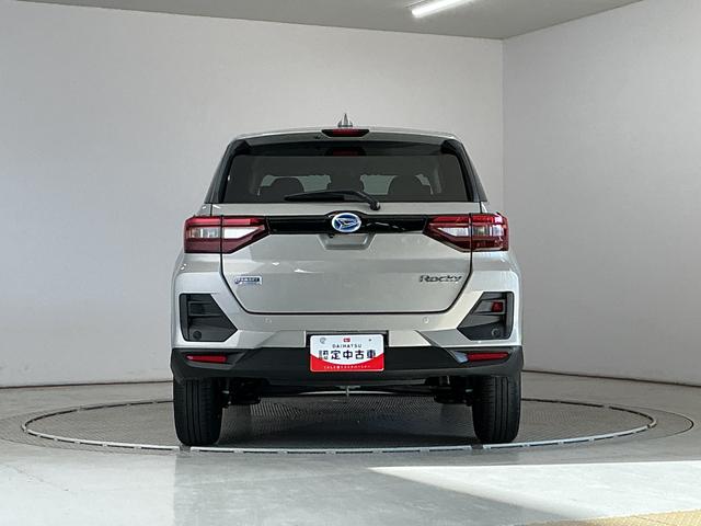 ロッキープレミアムＧ　ＨＥＶ　９インチディスプレイオーディオ　ＵＳＢ１年保証　９インチディスプレイオーディオ　パノラマモニター　アダプティブクルーズコントロール　前後コーナーセンサー　前席シートヒーター　ブラインドスポットモニター　ＵＳＢ　１７インチ純正アルミホイール（兵庫県）の中古車