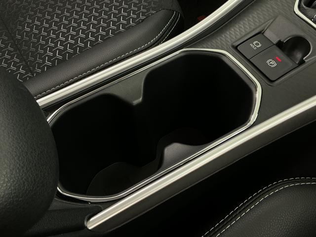 ロッキープレミアムＧ　ＨＥＶ　９インチディスプレイオーディオ　ＵＳＢ１年保証　９インチディスプレイオーディオ　パノラマモニター　アダプティブクルーズコントロール　前後コーナーセンサー　前席シートヒーター　ブラインドスポットモニター　ＵＳＢ　１７インチ純正アルミホイール（兵庫県）の中古車