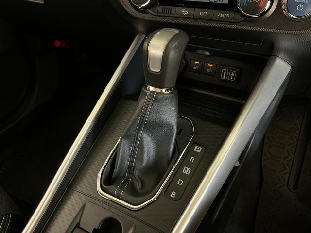 ロッキープレミアムＧ　ＨＥＶ　９インチディスプレイオーディオ　ＵＳＢ１年保証　９インチディスプレイオーディオ　パノラマモニター　アダプティブクルーズコントロール　前後コーナーセンサー　前席シートヒーター　ブラインドスポットモニター　ＵＳＢ　１７インチ純正アルミホイール（兵庫県）の中古車