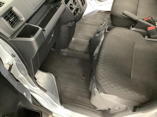 ハイゼットカーゴDX CVT 禁煙 ワンオーナー ETC コーナーセンサー走行無制限1年保証 禁煙車 ワンオーナー CVT車 ETC 前後コーナーセンサー ルーフキャリア オートハイビーム アイドリングストップ キーレスエントリー 横滑り防止装置 ヘッドライトレベライザー(兵庫県)の中古車