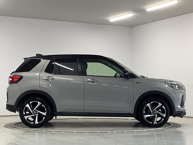 ロッキープレミアムＧ　ＨＥＶ　ワンオーナー　ディスプレイオーディオ１年保証　９インチディスプレイオーディオ　１オーナー　パノラマモニター　アダプティブクルーズコントロール　前後コーナーセンサー　シートヒーター　ブラインドスポットモニター　１７インチ純正アルミホイール（兵庫県）の中古車