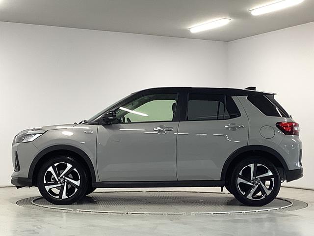 ロッキープレミアムＧ　ＨＥＶ　ワンオーナー　ディスプレイオーディオ１年保証　９インチディスプレイオーディオ　１オーナー　パノラマモニター　アダプティブクルーズコントロール　前後コーナーセンサー　シートヒーター　ブラインドスポットモニター　１７インチ純正アルミホイール（兵庫県）の中古車