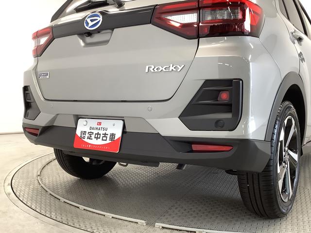 ロッキープレミアムＧ　ＨＥＶ　ワンオーナー　ディスプレイオーディオ１年保証　９インチディスプレイオーディオ　１オーナー　パノラマモニター　アダプティブクルーズコントロール　前後コーナーセンサー　シートヒーター　ブラインドスポットモニター　１７インチ純正アルミホイール（兵庫県）の中古車