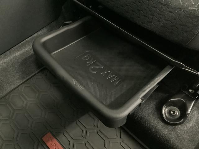 ロッキープレミアムＧ　ＨＥＶ　ワンオーナー　ディスプレイオーディオ１年保証　９インチディスプレイオーディオ　１オーナー　パノラマモニター　アダプティブクルーズコントロール　前後コーナーセンサー　シートヒーター　ブラインドスポットモニター　１７インチ純正アルミホイール（兵庫県）の中古車