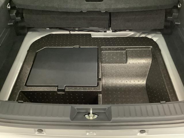 ロッキープレミアムＧ　ＨＥＶ　ワンオーナー　ディスプレイオーディオ１年保証　９インチディスプレイオーディオ　１オーナー　パノラマモニター　アダプティブクルーズコントロール　前後コーナーセンサー　シートヒーター　ブラインドスポットモニター　１７インチ純正アルミホイール（兵庫県）の中古車