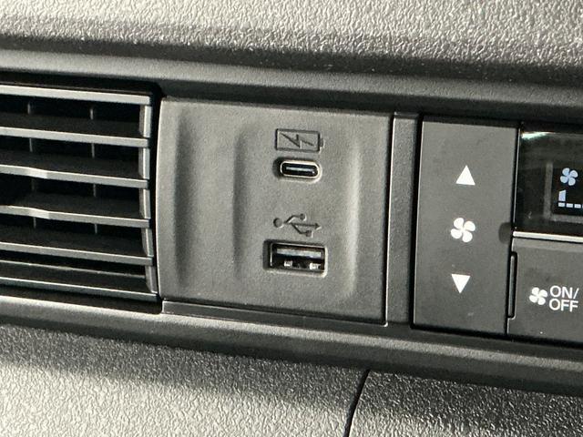 Ｎ−ＢＯＸカスタムスロープ　福祉車両　禁煙　８インチナビＴＶ　バックカメラ１年保証　福祉車輌　禁煙車　８インチナビ　バックカメラ　電動ウインチ　アダプティブクルーズコントロール　両側電動スライドドア　前後コーナーセンサー　前席シートヒーター　ＵＳＢ接続端子　緊急通報ボタン（兵庫県）の中古車