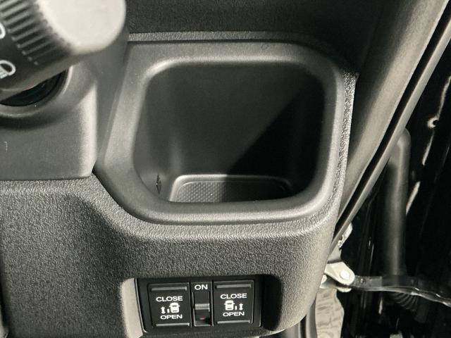 Ｎ−ＢＯＸカスタムスロープ　福祉車両　禁煙　８インチナビＴＶ　バックカメラ１年保証　福祉車輌　禁煙車　８インチナビ　バックカメラ　電動ウインチ　アダプティブクルーズコントロール　両側電動スライドドア　前後コーナーセンサー　前席シートヒーター　ＵＳＢ接続端子　緊急通報ボタン（兵庫県）の中古車