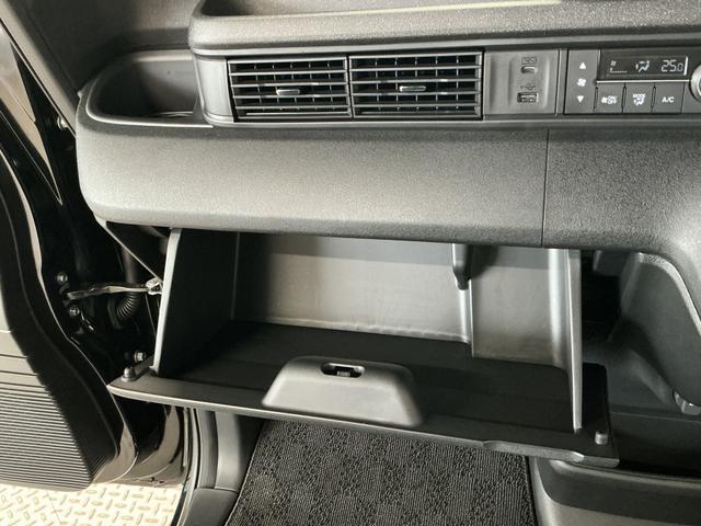 Ｎ−ＢＯＸカスタムスロープ　福祉車両　禁煙　８インチナビＴＶ　バックカメラ１年保証　福祉車輌　禁煙車　８インチナビ　バックカメラ　電動ウインチ　アダプティブクルーズコントロール　両側電動スライドドア　前後コーナーセンサー　前席シートヒーター　ＵＳＢ接続端子　緊急通報ボタン（兵庫県）の中古車