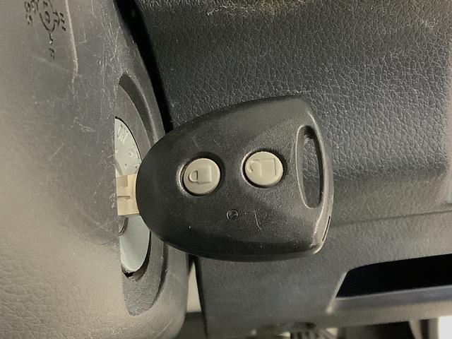 ハイゼットトラックＥＸＴ　４ＷＤ　ＡＴ　ＣＤオーディオ　キーレス　荷台作業灯走行無制限１年保証　４ＷＤ　荷台作業灯　ＡＴ車　ＣＤオーディオ　３方開　ゲートプロテクター　荷台マット　キーレスエントリー　ドアバイザー　ヘッドライトレベライザー　スペアタイヤ　フォグランプ（兵庫県）の中古車