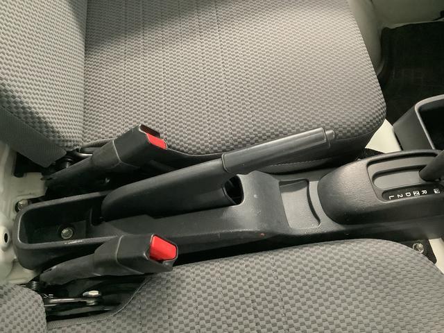 ハイゼットトラックＥＸＴ　４ＷＤ　ＡＴ　ＣＤオーディオ　キーレス　荷台作業灯走行無制限１年保証　４ＷＤ　荷台作業灯　ＡＴ車　ＣＤオーディオ　３方開　ゲートプロテクター　荷台マット　キーレスエントリー　ドアバイザー　ヘッドライトレベライザー　スペアタイヤ　フォグランプ（兵庫県）の中古車