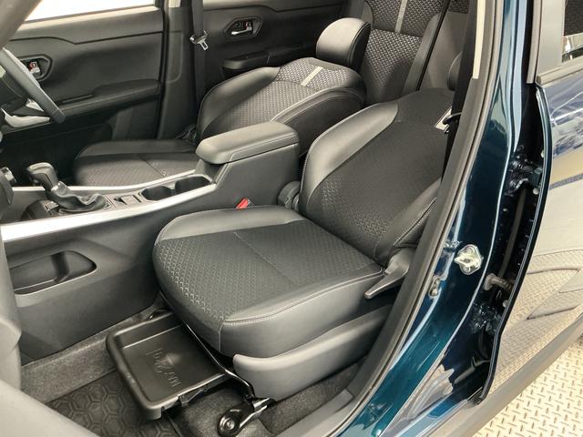 ロッキープレミアムＧ　ＨＥＶ　９インチディスプレイオーディオ　ＵＳＢ１年保証　９インチディスプレイオーディオ　パノラマモニター　アダプティブクルーズコントロール　ブラインドスポットモニター　前後コーナーセンサー　前席シートヒーター　ＵＳＢ　１７インチ純正アルミホイール（兵庫県）の中古車