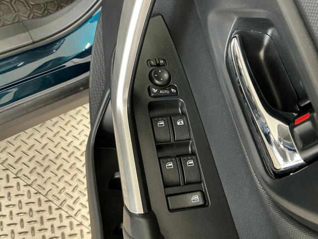 ロッキープレミアムＧ　ＨＥＶ　９インチディスプレイオーディオ　ＵＳＢ１年保証　９インチディスプレイオーディオ　パノラマモニター　アダプティブクルーズコントロール　ブラインドスポットモニター　前後コーナーセンサー　前席シートヒーター　ＵＳＢ　１７インチ純正アルミホイール（兵庫県）の中古車