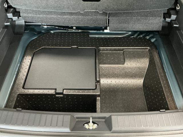 ロッキープレミアムＧ　ＨＥＶ　９インチディスプレイオーディオ　ＵＳＢ１年保証　９インチディスプレイオーディオ　パノラマモニター　アダプティブクルーズコントロール　ブラインドスポットモニター　前後コーナーセンサー　前席シートヒーター　ＵＳＢ　１７インチ純正アルミホイール（兵庫県）の中古車