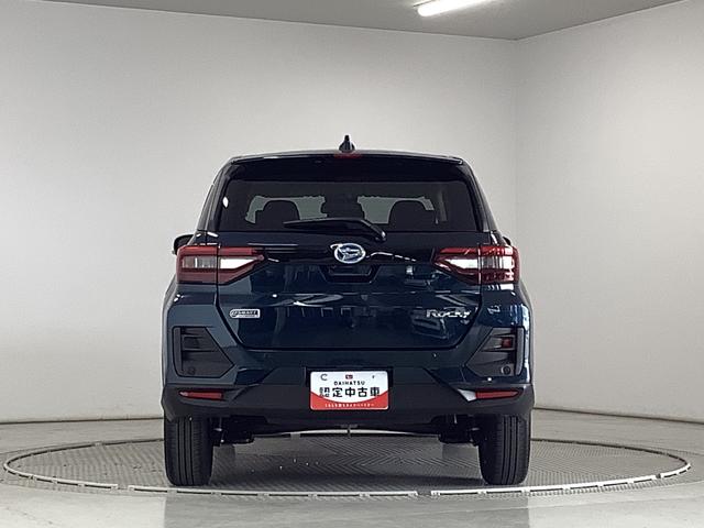 ロッキープレミアムＧ　ＨＥＶ　９インチディスプレイオーディオ　ＵＳＢ１年保証　９インチディスプレイオーディオ　パノラマモニター　アダプティブクルーズコントロール　前後コーナーセンサー　前席シートヒーター　ブラインドスポットモニター　ＵＳＢ　１７インチ純正アルミホイール（兵庫県）の中古車