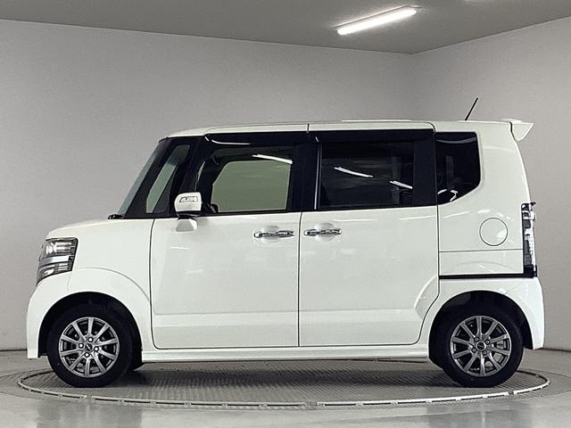 Ｎ−ＢＯＸカスタムＧ・Ｌパッケージ　禁煙　ＣＤオーディオ　片側電動スライドドア走行無制限１年保証　片側電動スライドドア　禁煙車　ＣＤオーディオ　ＨＩＤヘッドライト　アイドリングストップ　プッシュスタート　横滑り防止装置　オートライト　オートエアコン　１４インチアルミホイール（兵庫県）の中古車