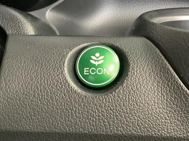 Ｎ−ＢＯＸカスタムＧ・Ｌパッケージ　禁煙　ＣＤオーディオ　片側電動スライドドア走行無制限１年保証　片側電動スライドドア　禁煙車　ＣＤオーディオ　ＨＩＤヘッドライト　アイドリングストップ　プッシュスタート　横滑り防止装置　オートライト　オートエアコン　１４インチアルミホイール（兵庫県）の中古車