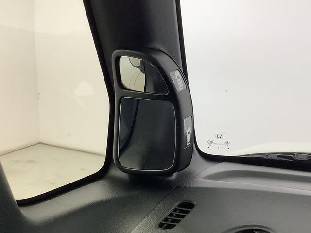 Ｎ−ＢＯＸカスタムＧ・Ｌパッケージ　禁煙　ＣＤオーディオ　片側電動スライドドア走行無制限１年保証　片側電動スライドドア　禁煙車　ＣＤオーディオ　ＨＩＤヘッドライト　アイドリングストップ　プッシュスタート　横滑り防止装置　オートライト　オートエアコン　１４インチアルミホイール（兵庫県）の中古車