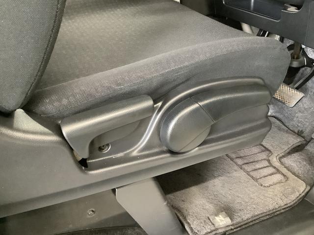 Ｎ−ＢＯＸカスタムＧ・Ｌパッケージ　禁煙　ＣＤオーディオ　片側電動スライドドア走行無制限１年保証　片側電動スライドドア　禁煙車　ＣＤオーディオ　ＨＩＤヘッドライト　アイドリングストップ　プッシュスタート　横滑り防止装置　オートライト　オートエアコン　１４インチアルミホイール（兵庫県）の中古車