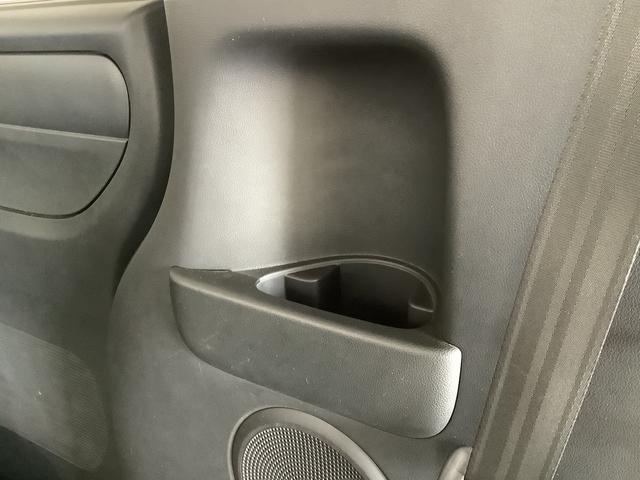 Ｎ−ＢＯＸカスタムＧ・Ｌパッケージ　禁煙　ＣＤオーディオ　片側電動スライドドア走行無制限１年保証　片側電動スライドドア　禁煙車　ＣＤオーディオ　ＨＩＤヘッドライト　アイドリングストップ　プッシュスタート　横滑り防止装置　オートライト　オートエアコン　１４インチアルミホイール（兵庫県）の中古車