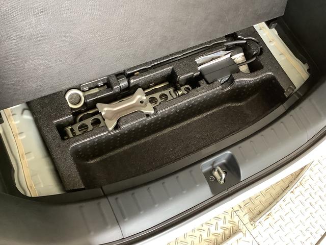 Ｎ−ＢＯＸカスタムＧ・Ｌパッケージ　禁煙　ＣＤオーディオ　片側電動スライドドア走行無制限１年保証　片側電動スライドドア　禁煙車　ＣＤオーディオ　ＨＩＤヘッドライト　アイドリングストップ　プッシュスタート　横滑り防止装置　オートライト　オートエアコン　１４インチアルミホイール（兵庫県）の中古車