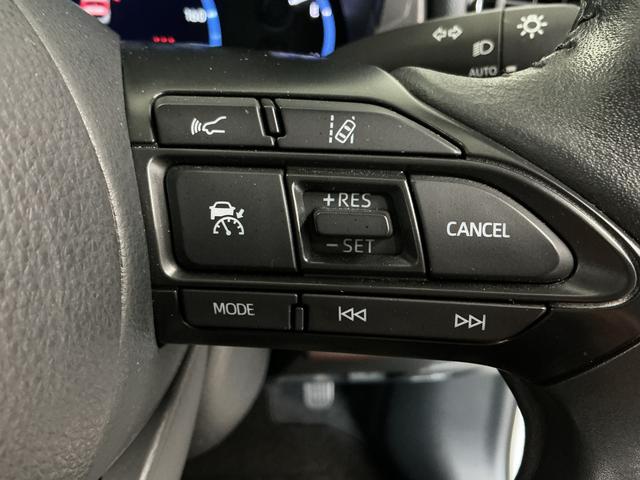 ヤリスクロスＺ　禁煙　ワンオーナー　８インチナビ　ＥＴＣ　クルコン１年保証　禁煙車　ワンオーナー　ＥＴＣ　８インチナビ　パノラミックビューモニター　アダプティブクルーズコントロール　ブラインドスポットモニター　前後コーナーセンサー　１８インチアルミホイール（兵庫県）の中古車