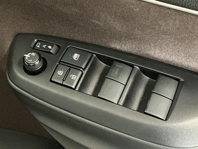 ヤリスクロスＺ　禁煙　ワンオーナー　８インチナビ　ＥＴＣ　クルコン１年保証　禁煙車　ワンオーナー　ＥＴＣ　８インチナビ　パノラミックビューモニター　アダプティブクルーズコントロール　ブラインドスポットモニター　前後コーナーセンサー　１８インチアルミホイール（兵庫県）の中古車