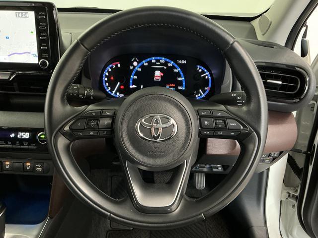 ヤリスクロスＺ　禁煙　ワンオーナー　８インチナビ　ＥＴＣ　クルコン１年保証　禁煙車　ワンオーナー　ＥＴＣ　８インチナビ　パノラミックビューモニター　アダプティブクルーズコントロール　ブラインドスポットモニター　前後コーナーセンサー　１８インチアルミホイール（兵庫県）の中古車