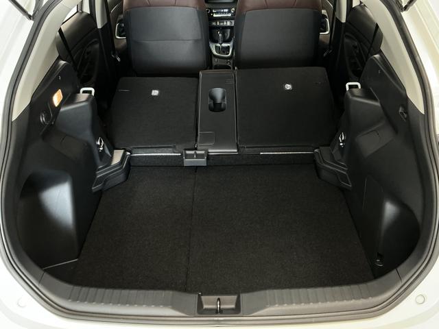 ヤリスクロスＺ　禁煙　ワンオーナー　８インチナビ　ＥＴＣ　クルコン１年保証　禁煙車　ワンオーナー　ＥＴＣ　８インチナビ　パノラミックビューモニター　アダプティブクルーズコントロール　ブラインドスポットモニター　前後コーナーセンサー　１８インチアルミホイール（兵庫県）の中古車