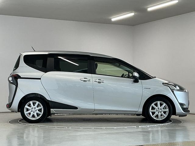 シエンタハイブリッドＧ　禁煙　１オーナー　コーナーポール　ナビＴＶ１年保証　禁煙車　ワンオーナー　コーナーポール　ナビＴＶ　ＥＴＣ　バックカメラ　両側電動スライドドア　前席シートヒーター　ＵＳＢ接続　Ｂｌｕｅｔｏｏｔｈ　オートハイビーム　１５インチアルミホイール（兵庫県）の中古車