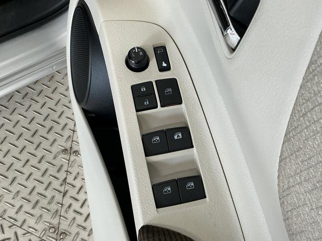 シエンタハイブリッドＧ　禁煙　１オーナー　コーナーポール　ナビＴＶ１年保証　禁煙車　ワンオーナー　コーナーポール　ナビＴＶ　ＥＴＣ　バックカメラ　両側電動スライドドア　前席シートヒーター　ＵＳＢ接続　Ｂｌｕｅｔｏｏｔｈ　オートハイビーム　１５インチアルミホイール（兵庫県）の中古車