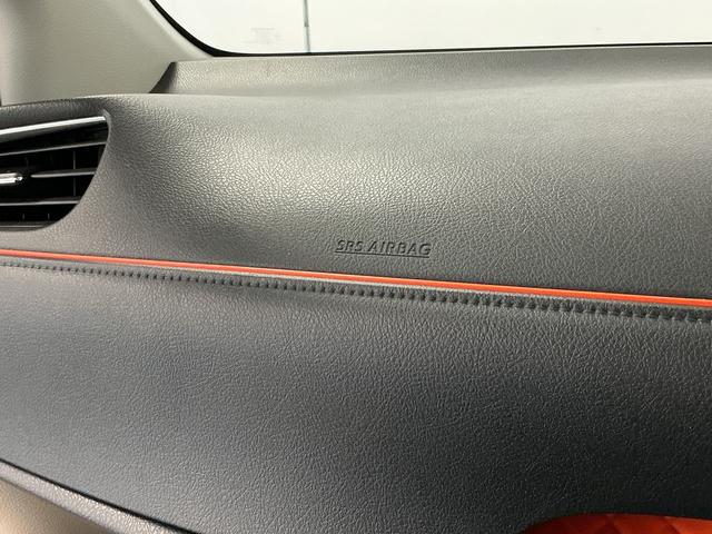 シエンタハイブリッドＧ　禁煙　１オーナー　コーナーポール　ナビＴＶ１年保証　禁煙車　ワンオーナー　コーナーポール　ナビＴＶ　ＥＴＣ　バックカメラ　両側電動スライドドア　前席シートヒーター　ＵＳＢ接続　Ｂｌｕｅｔｏｏｔｈ　オートハイビーム　１５インチアルミホイール（兵庫県）の中古車