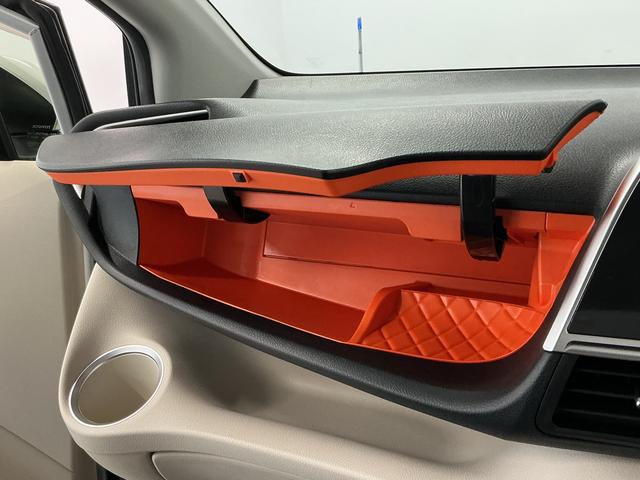 シエンタハイブリッドＧ　禁煙　１オーナー　コーナーポール　ナビＴＶ１年保証　禁煙車　ワンオーナー　コーナーポール　ナビＴＶ　ＥＴＣ　バックカメラ　両側電動スライドドア　前席シートヒーター　ＵＳＢ接続　Ｂｌｕｅｔｏｏｔｈ　オートハイビーム　１５インチアルミホイール（兵庫県）の中古車