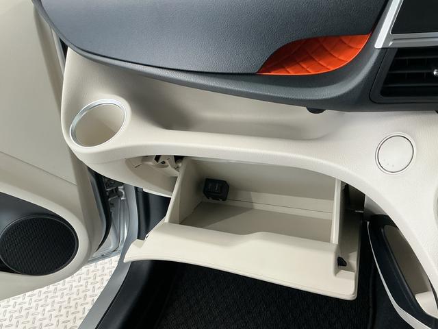 シエンタハイブリッドＧ　禁煙　１オーナー　コーナーポール　ナビＴＶ１年保証　禁煙車　ワンオーナー　コーナーポール　ナビＴＶ　ＥＴＣ　バックカメラ　両側電動スライドドア　前席シートヒーター　ＵＳＢ接続　Ｂｌｕｅｔｏｏｔｈ　オートハイビーム　１５インチアルミホイール（兵庫県）の中古車