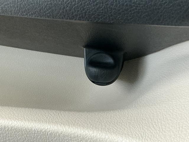 シエンタハイブリッドＧ　禁煙　１オーナー　コーナーポール　ナビＴＶ１年保証　禁煙車　ワンオーナー　コーナーポール　ナビＴＶ　ＥＴＣ　バックカメラ　両側電動スライドドア　前席シートヒーター　ＵＳＢ接続　Ｂｌｕｅｔｏｏｔｈ　オートハイビーム　１５インチアルミホイール（兵庫県）の中古車