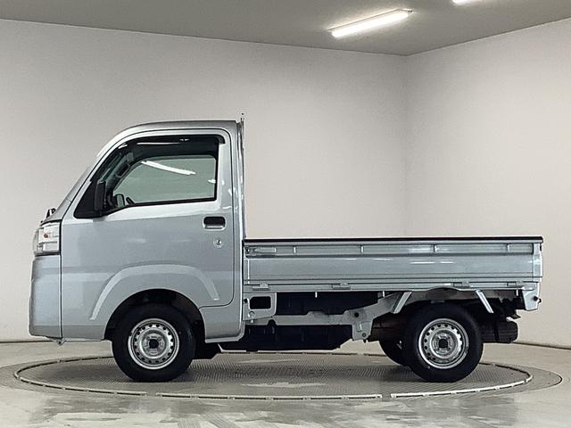 ハイゼットトラックスタンダード 4WD 5MT 3方開 荷台マット ラジオ走行無制限1年保証 4WD 荷台マット MT車 3方開 ゲートプロテクター ラバーフロアマット ドアバイザー ヘッドライトレベライザー マニュアルエアコン ラジオ マッドフラップ リアゲートチェーン(兵庫県)の中古車