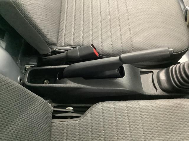 ハイゼットトラックスタンダード 4WD 5MT 3方開 荷台マット ラジオ走行無制限1年保証 4WD 荷台マット MT車 3方開 ゲートプロテクター ラバーフロアマット ドアバイザー ヘッドライトレベライザー マニュアルエアコン ラジオ マッドフラップ リアゲートチェーン(兵庫県)の中古車